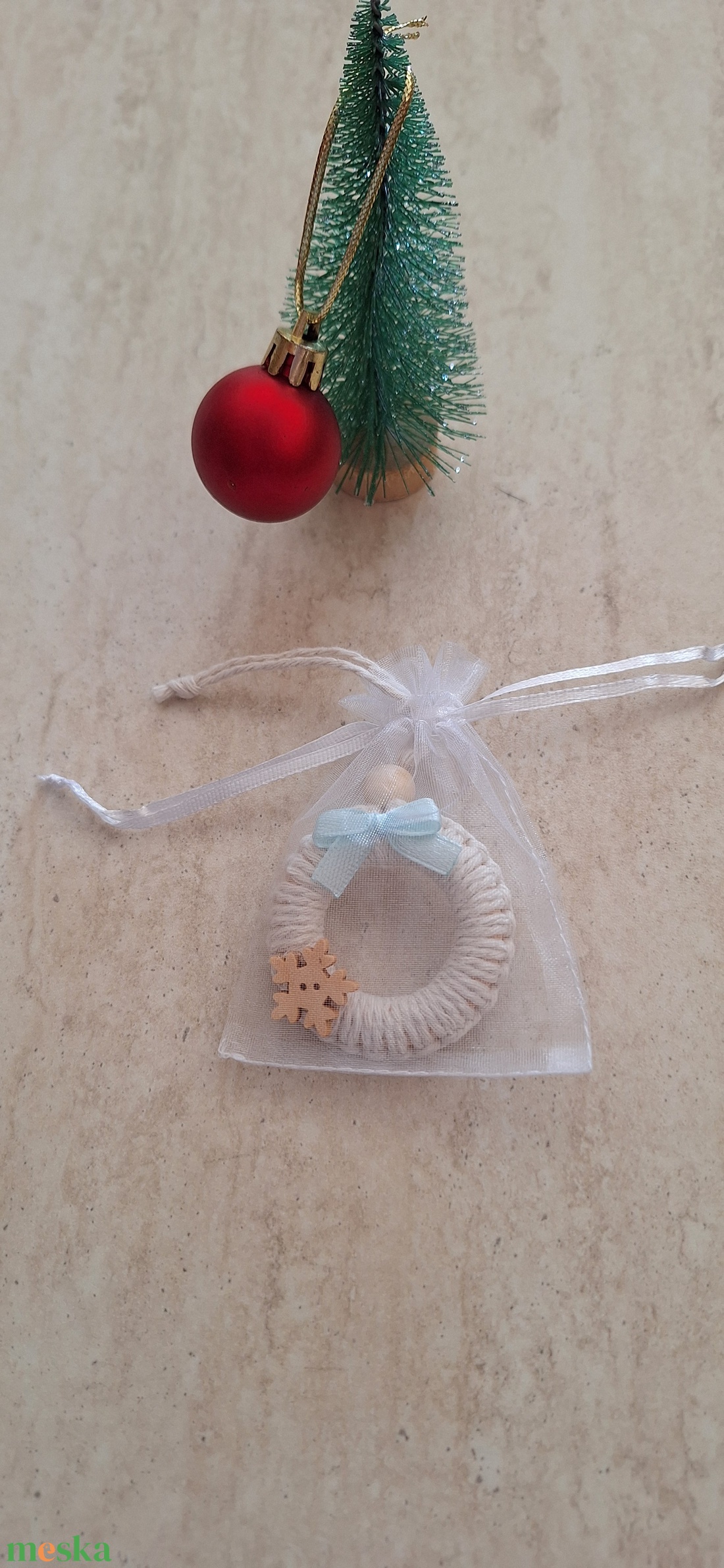 Csomózott karácsonyi dísz - karácsony - karácsonyi lakásdekoráció - karácsonyfadíszek - Meska.hu