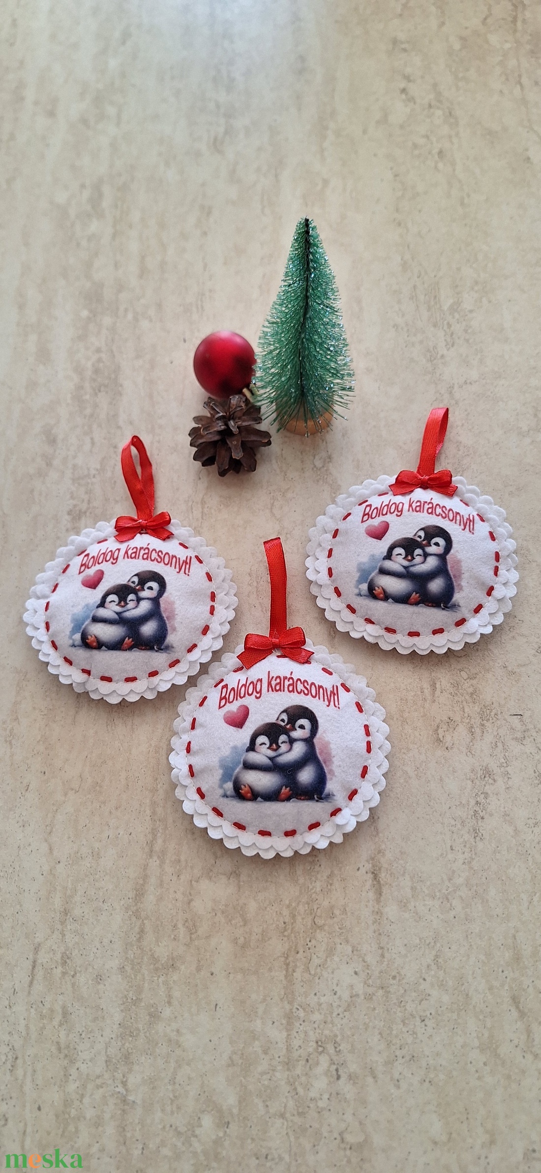 Pingvines karácsonyi filc díszek  - karácsony - karácsonyi lakásdekoráció - karácsonyfadíszek - Meska.hu