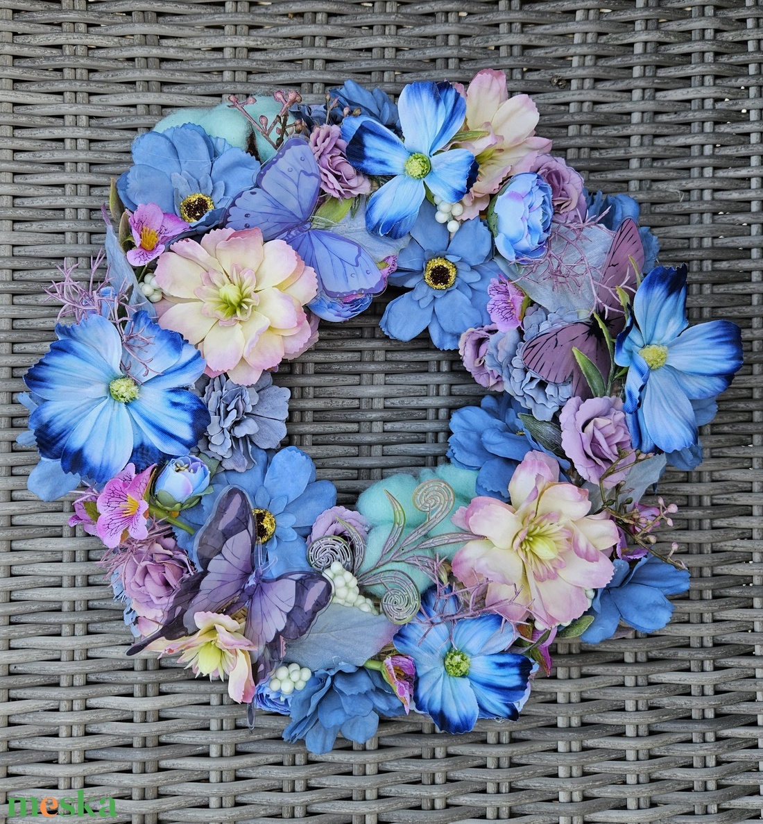 Pillangókert szalmakoszorú - otthon & életmód - dekoráció - ajtó- és ablak dekoráció - ajtódísz & kopogtató - Meska.hu