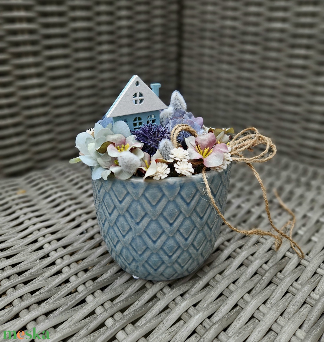 Pasztellkék kerámia aaztaldísz kis házikóval � - otthon & életmód - dekoráció - asztal és polc dekoráció - asztaldísz - Meska.hu