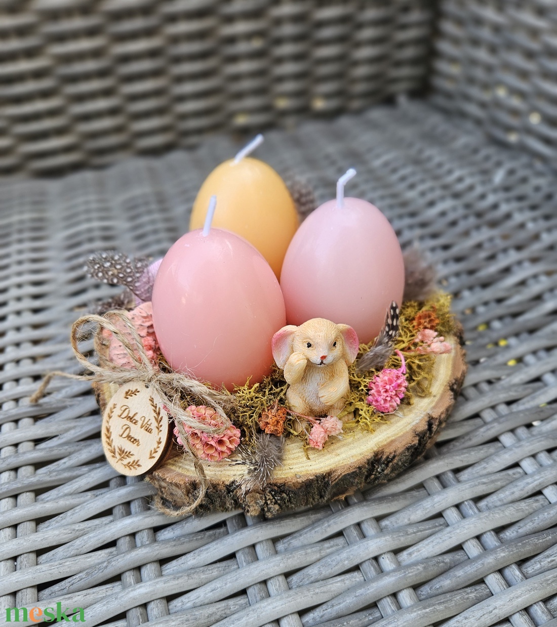 Pici nyuszis tojásgyertyás asztaldísz fatörzs alapon ���� - ünnepi díszek, dekorációk - húsvéti díszek és dekorációk - húsvéti asztaldíszek - Meska.hu