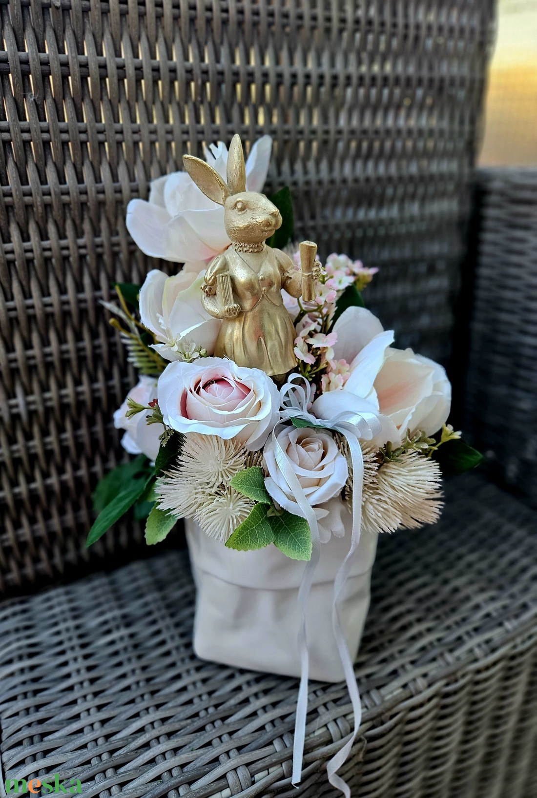 Tavasz hírét hozó magnólia ágak kerámia asztaldísz �� - ünnepi díszek, dekorációk - húsvéti díszek és dekorációk - húsvéti asztaldíszek - Meska.hu