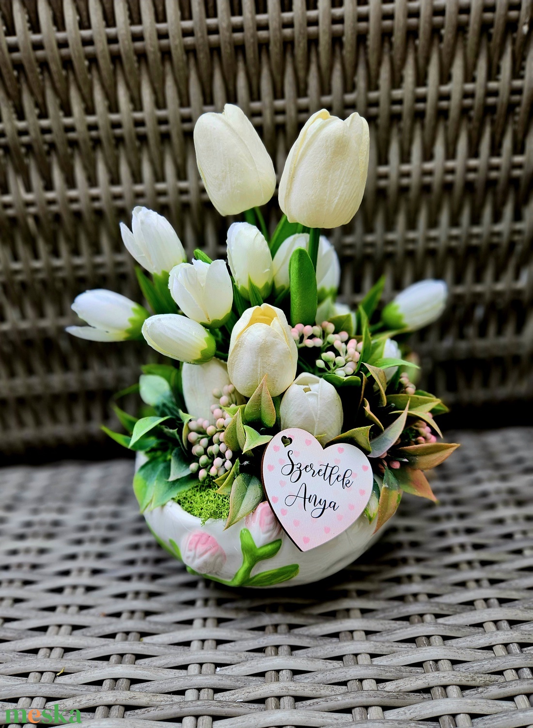 Tulipános kerámia anyák napi asztaldísz  - otthon & életmód - virágdekoráció - virágdíszek - asztali virágdísz - Meska.hu