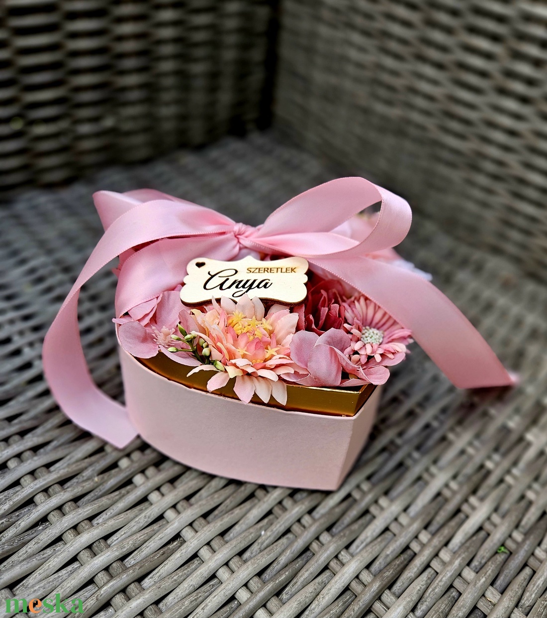 Anyák napi virágbox �� - otthon & életmód - virágdekoráció - virágdíszek - asztali virágdísz - Meska.hu