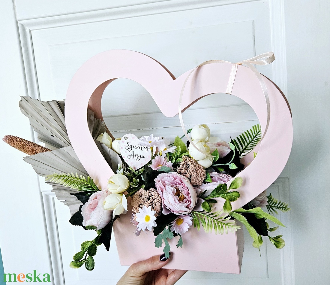 Anyák napi szív formájú virágbox � - otthon & életmód - virágdekoráció - virágok - virágbox - Meska.hu