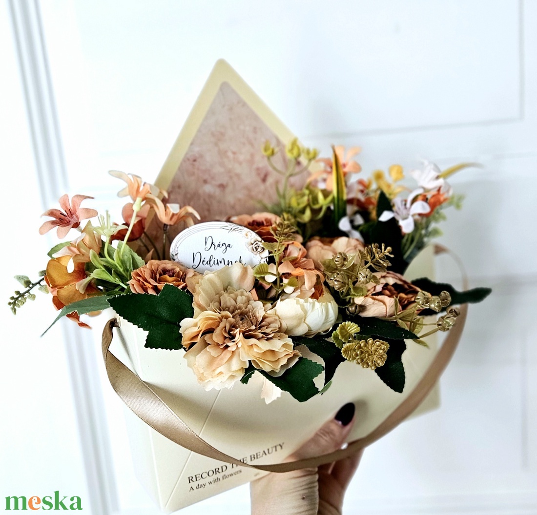 Anyák napi borítéktáska virágbox �� - otthon & életmód - virágdekoráció - virágok - virágbox - Meska.hu