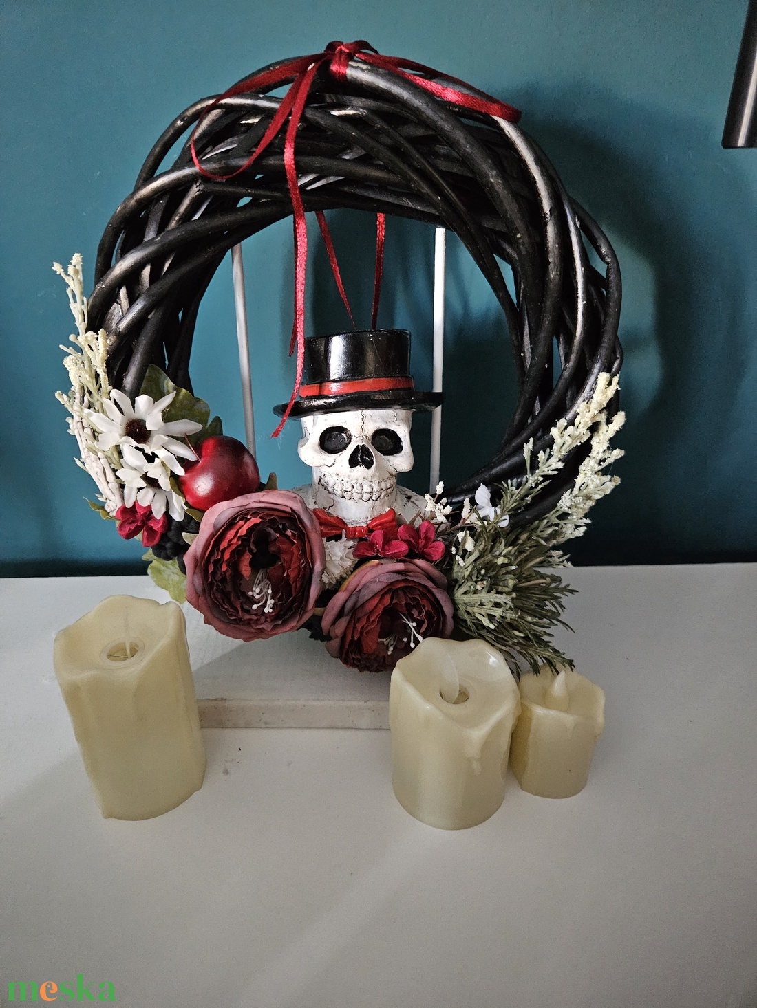 Koponya kalapban fekete, bordó halloweeni kooogtató - otthon & életmód - dekoráció - halloween - halloweeni ajtódíszek és ablakdíszek - Meska.hu