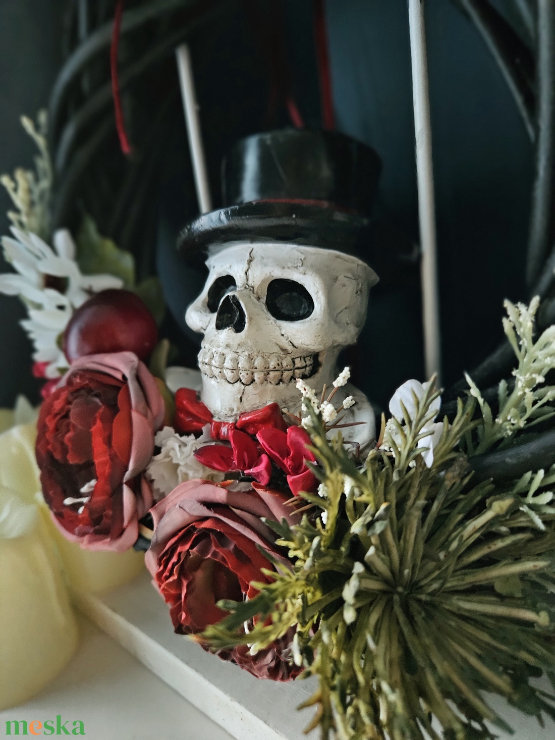 Koponya kalapban fekete, bordó halloweeni kooogtató - otthon & életmód - dekoráció - halloween - halloweeni ajtódíszek és ablakdíszek - Meska.hu
