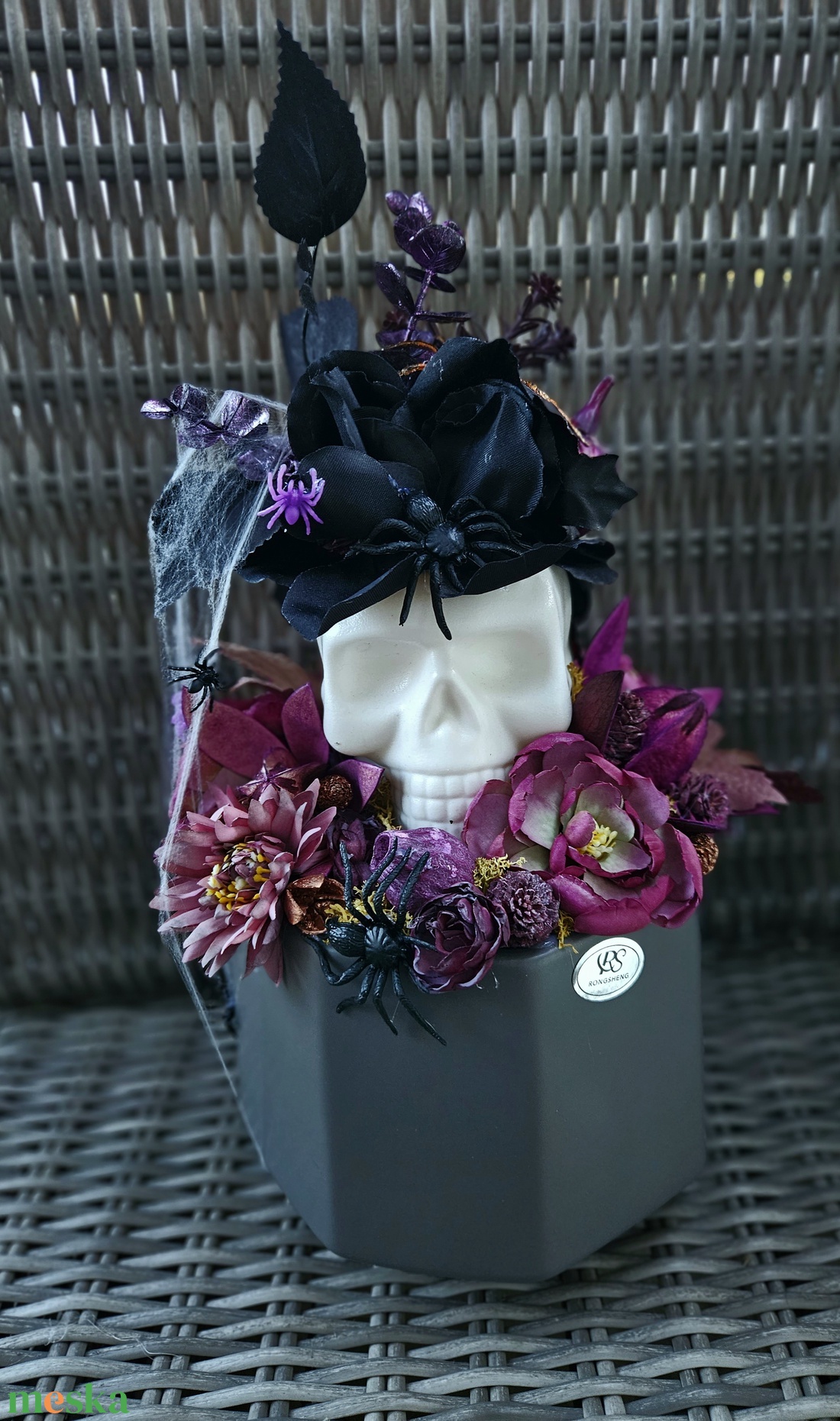 Halloweeni fekete özvegy koponya asztaldísz � - otthon & életmód - dekoráció - halloween - halloweeni asztaldísz - Meska.hu