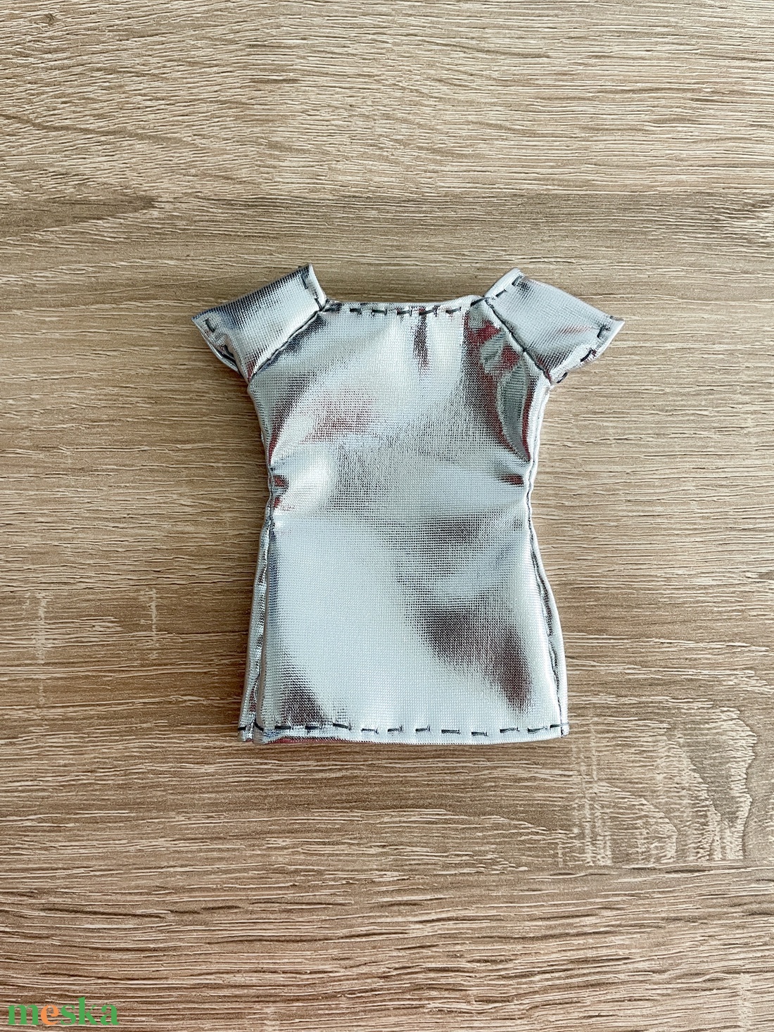 Barbie ruha, Ezüst póló - játék & sport - baba & babaház - barbie ruhák - Meska.hu