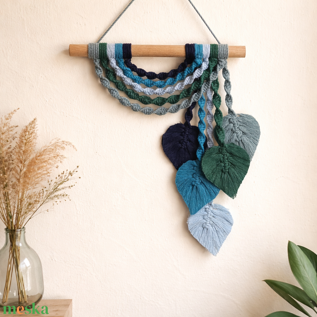 Makramé levélkés falidísz - Erdő és óceán - otthon & életmód - dekoráció - fali és függő dekoráció - falra akasztható dekor - Meska.hu