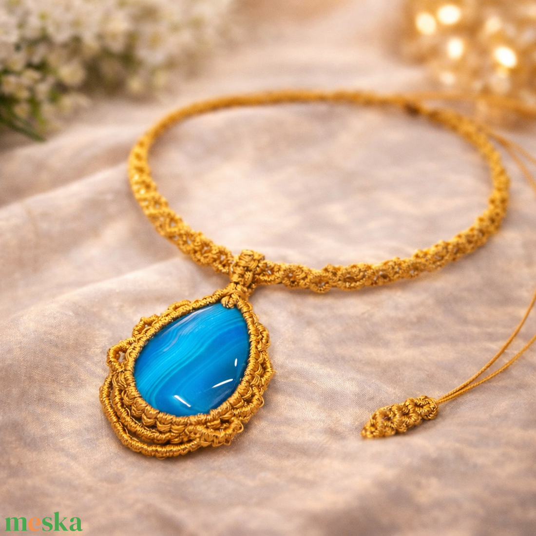 Okkersárga makramé nyaklánc achát medállal - ékszer - nyaklánc - medálos nyaklánc - Meska.hu