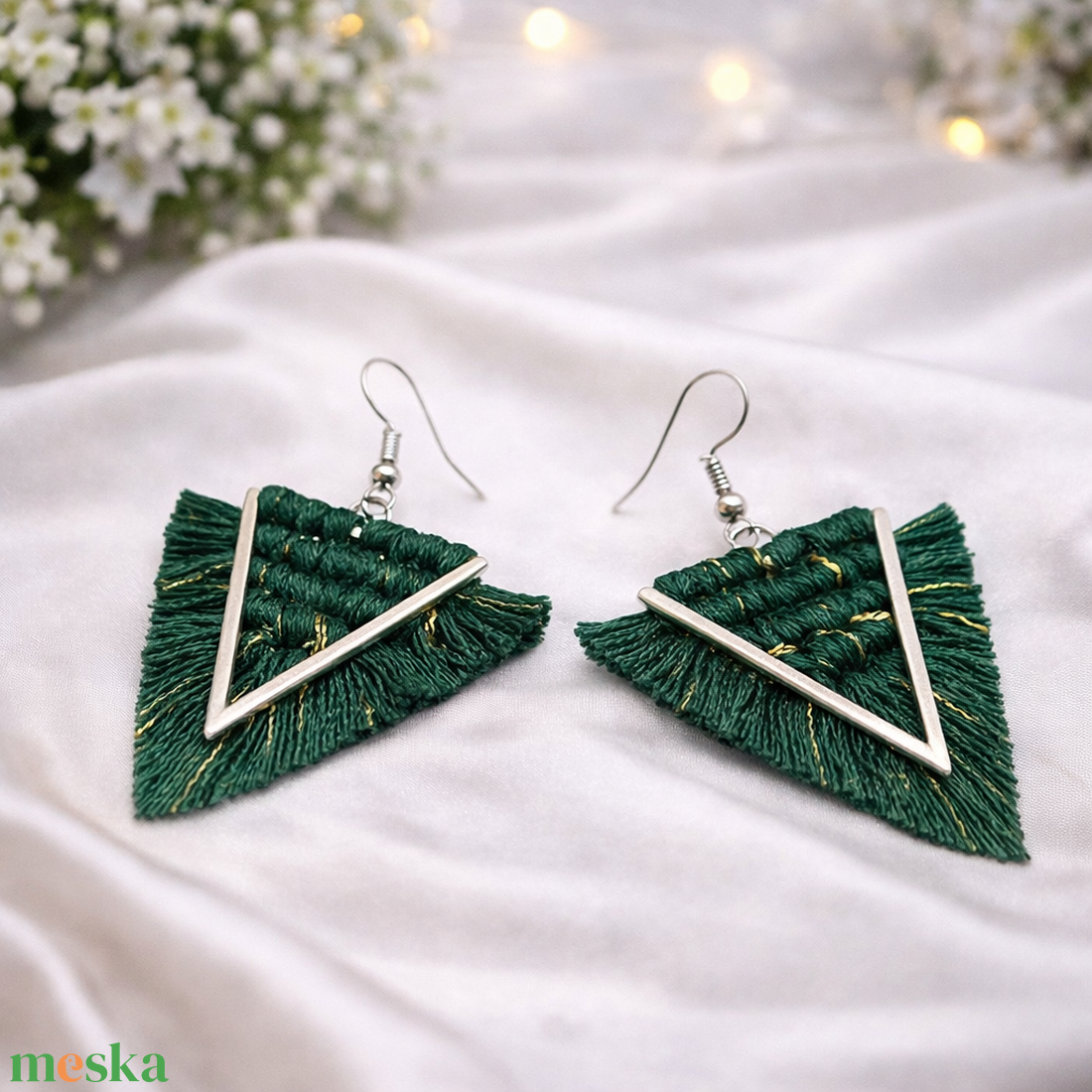Viviana makramé fülbevaló - zöld aranyszállal - ékszer - fülbevaló - lógó fülbevaló - Meska.hu