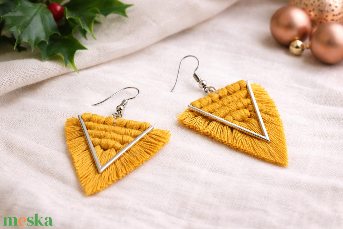 Viviana makramé fülbevaló - Mustársárga - ékszer - fülbevaló - lógó fülbevaló - Meska.hu