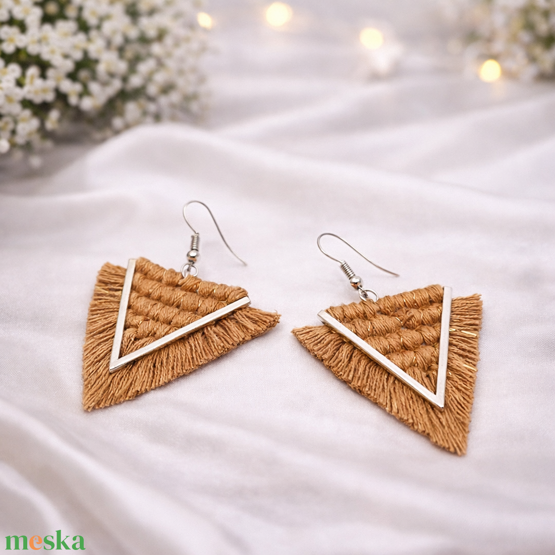 Viviana makramé fülbevaló - karamell aranyszállal - ékszer - fülbevaló - lógó fülbevaló - Meska.hu