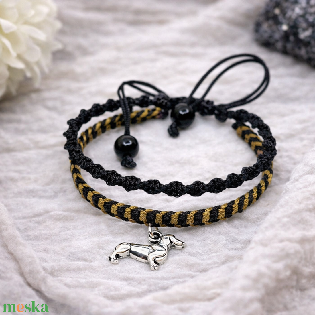 Tacskó dupla soros makramé karkötő - ékszer - karkötő - fonott karkötő - Meska.hu