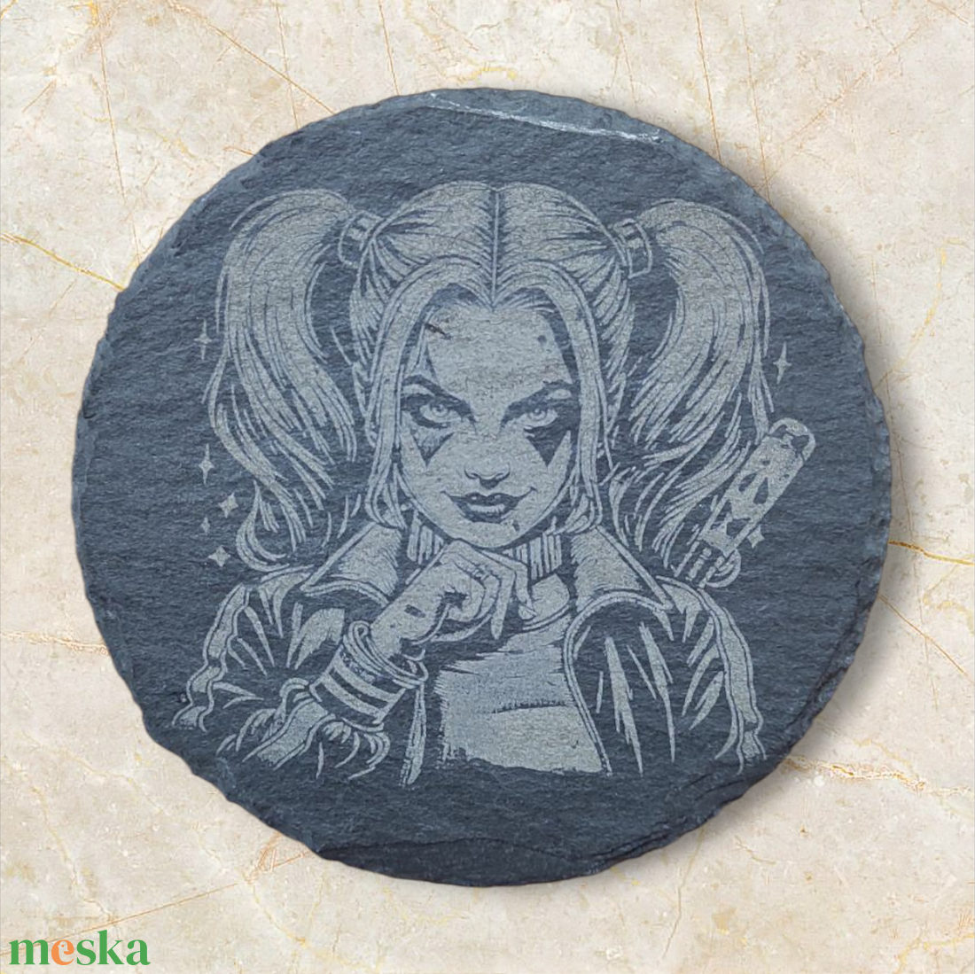 Lézergravírozott pala poháralátét szett Harley Quinn képpel - otthon & életmód - konyhafelszerelés, tálalás - tálalás - tányér- és poháralátét - Meska.hu Lézergravírozott pala poháralátét szett Harley Quinn képpel - otthon & életmód - konyhafelszerelés, tálalás - tálalás - tányér- és poháralátét - Meska.hu