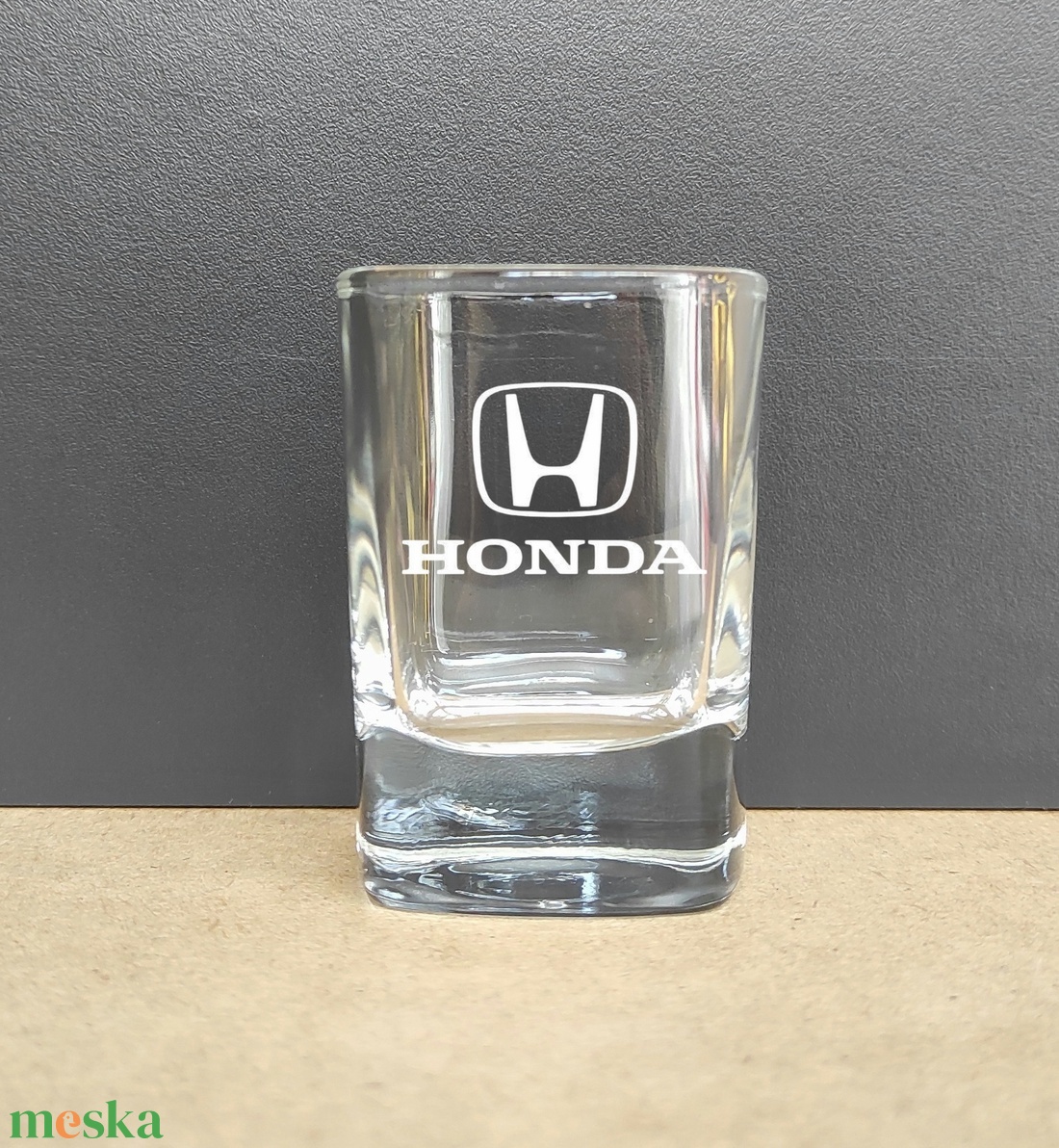 Lézergravírozott pálinkás pohár választható logóval, 55 ml szögletes, Honda - otthon & életmód - konyhafelszerelés, tálalás - tálalás - pálinkás poharak, szettek - Meska.hu Lézergravírozott pálinkás pohár választható logóval, 55 ml szögletes, Honda - otthon & életmód - konyhafelszerelés, tálalás - tálalás - pálinkás poharak, szettek - Meska.hu