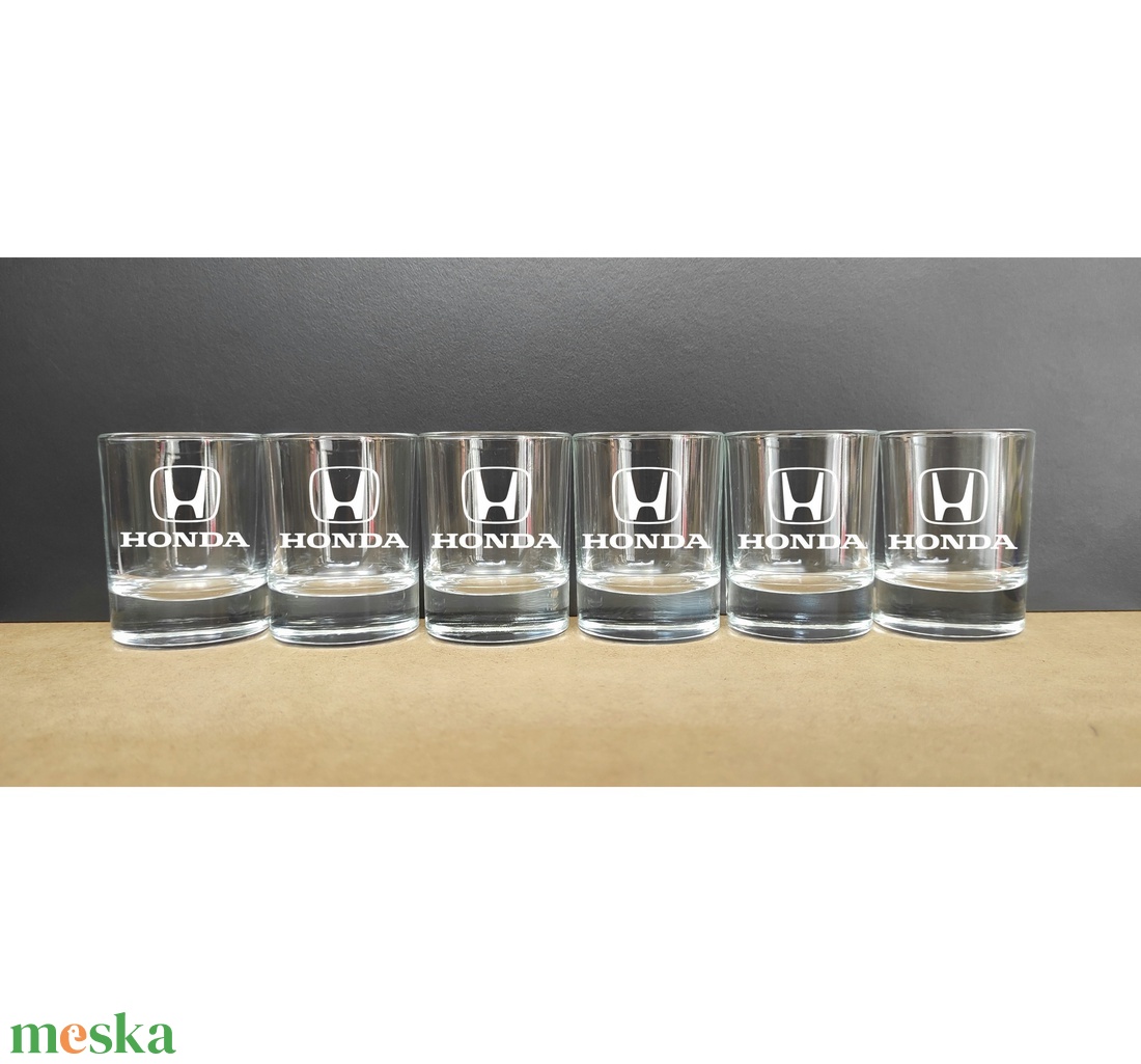 Lézergravírozott pálinkás pohár szett választható logóval 45 ml, henger alakú, 6 db Honda minta - otthon & életmód - konyhafelszerelés, tálalás - tálalás - pálinkás poharak, szettek - Meska.hu Lézergravírozott pálinkás pohár szett választható logóval 45 ml, henger alakú, 6 db Honda minta - otthon & életmód - konyhafelszerelés, tálalás - tálalás - pálinkás poharak, szettek - Meska.hu