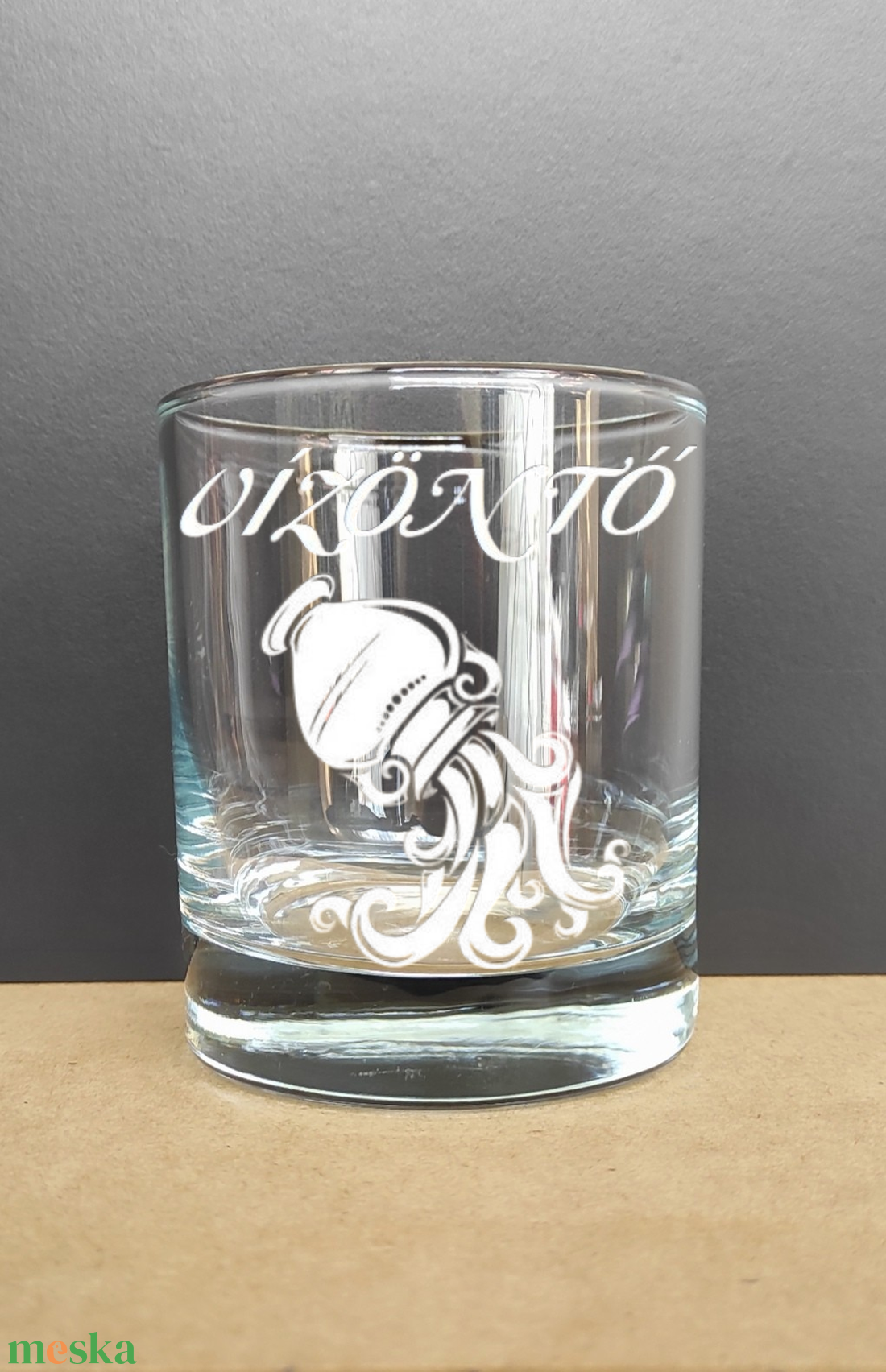 VÍZÖNTŐ Gravírozott horoszkópos pohár, 290 ml whiskys/vizes - otthon & életmód - konyhafelszerelés, tálalás - tálalás - pohár - Meska.hu VÍZÖNTŐ Gravírozott horoszkópos pohár, 290 ml whiskys/vizes - otthon & életmód - konyhafelszerelés, tálalás - tálalás - pohár - Meska.hu