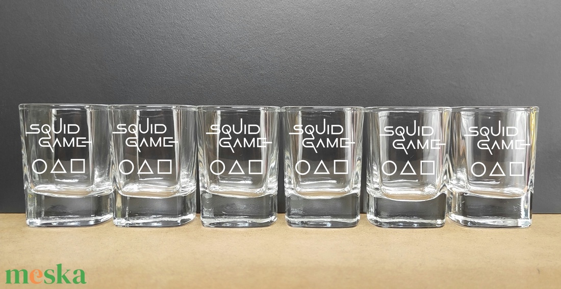 Gravírozott pálinkás pohár szett SQUID GAME 55 ml, szögletes forma, 6 db - otthon & életmód - konyhafelszerelés, tálalás - tálalás - pálinkás poharak, szettek - Meska.hu Gravírozott pálinkás pohár szett SQUID GAME 55 ml, szögletes forma, 6 db - otthon & életmód - konyhafelszerelés, tálalás - tálalás - pálinkás poharak, szettek - Meska.hu