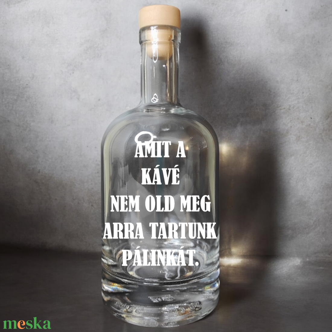 Egyedi felirattal is gravírozható pálinkás üveg, 0,5 l - otthon & életmód - konyhafelszerelés, tálalás - flaska, csatos üveg - Meska.hu
