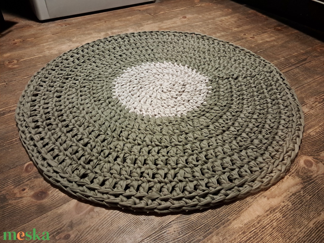 Horgolt kerek szőnyeg (77 cm átmérőjű) - otthon & életmód - lakástextil - szőnyeg - horgolt szőnyeg - Meska.hu Horgolt kerek szőnyeg (77 cm átmérőjű) - otthon & életmód - lakástextil - szőnyeg - horgolt szőnyeg - Meska.hu