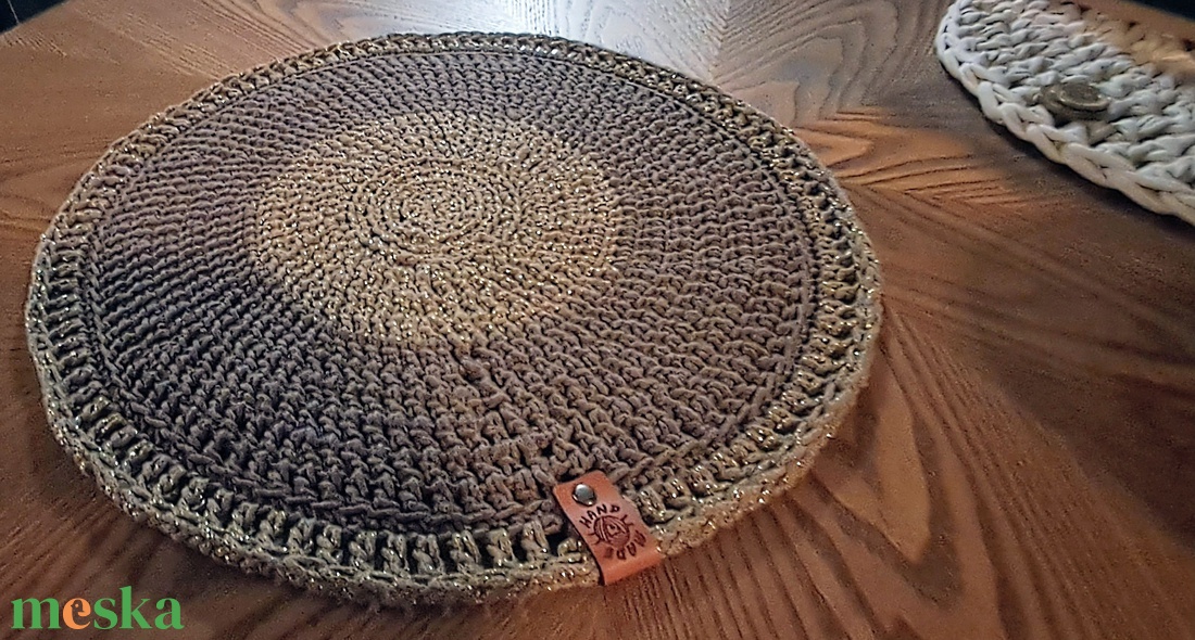 LUXURY SHINE Hot Chocolate horgolt tányéralátét - otthon & életmód - konyhafelszerelés, tálalás - tálalás - tányér- és poháralátét - Meska.hu