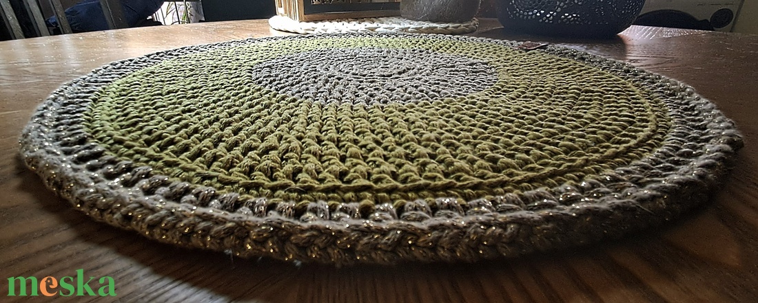 LUXURY SHINE Dubai Chocolate horgolt tányéralátét - otthon & életmód - konyhafelszerelés, tálalás - tálalás - tányér- és poháralátét - Meska.hu