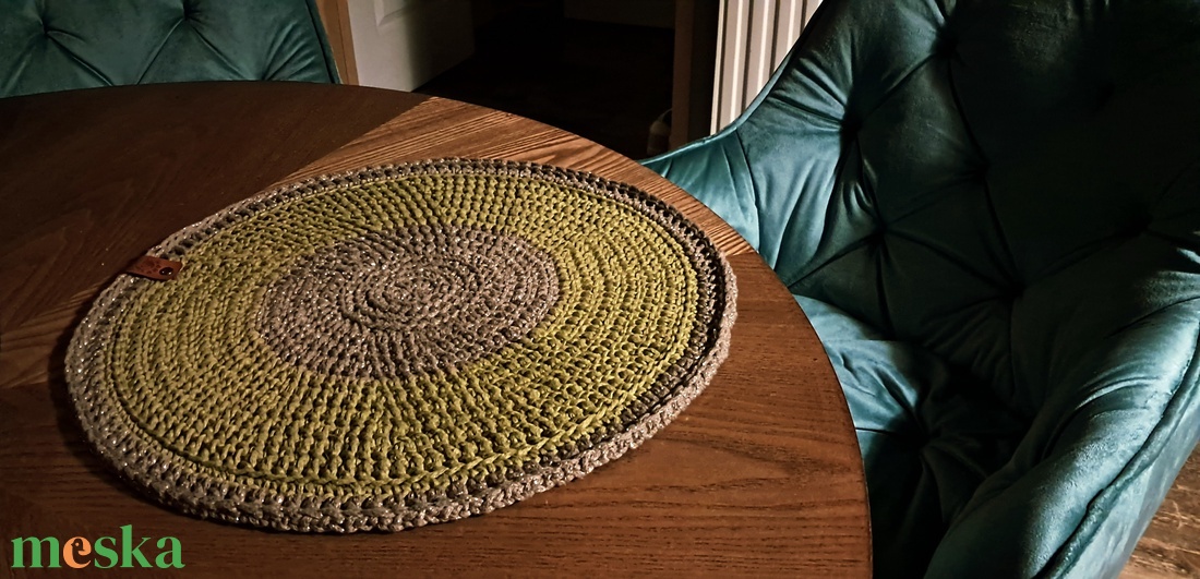 LUXURY SHINE Dubai Chocolate horgolt tányéralátét - otthon & életmód - konyhafelszerelés, tálalás - tálalás - tányér- és poháralátét - Meska.hu