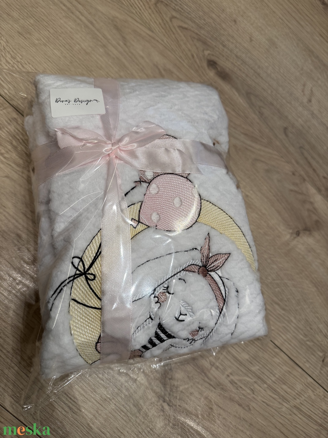 Nyuszi lufikkal-egyrétegű babatakaró (névre szóló )- fehér  - baba - mama - baba ágynemű - babatakaró, gyerek pléd - Meska.hu