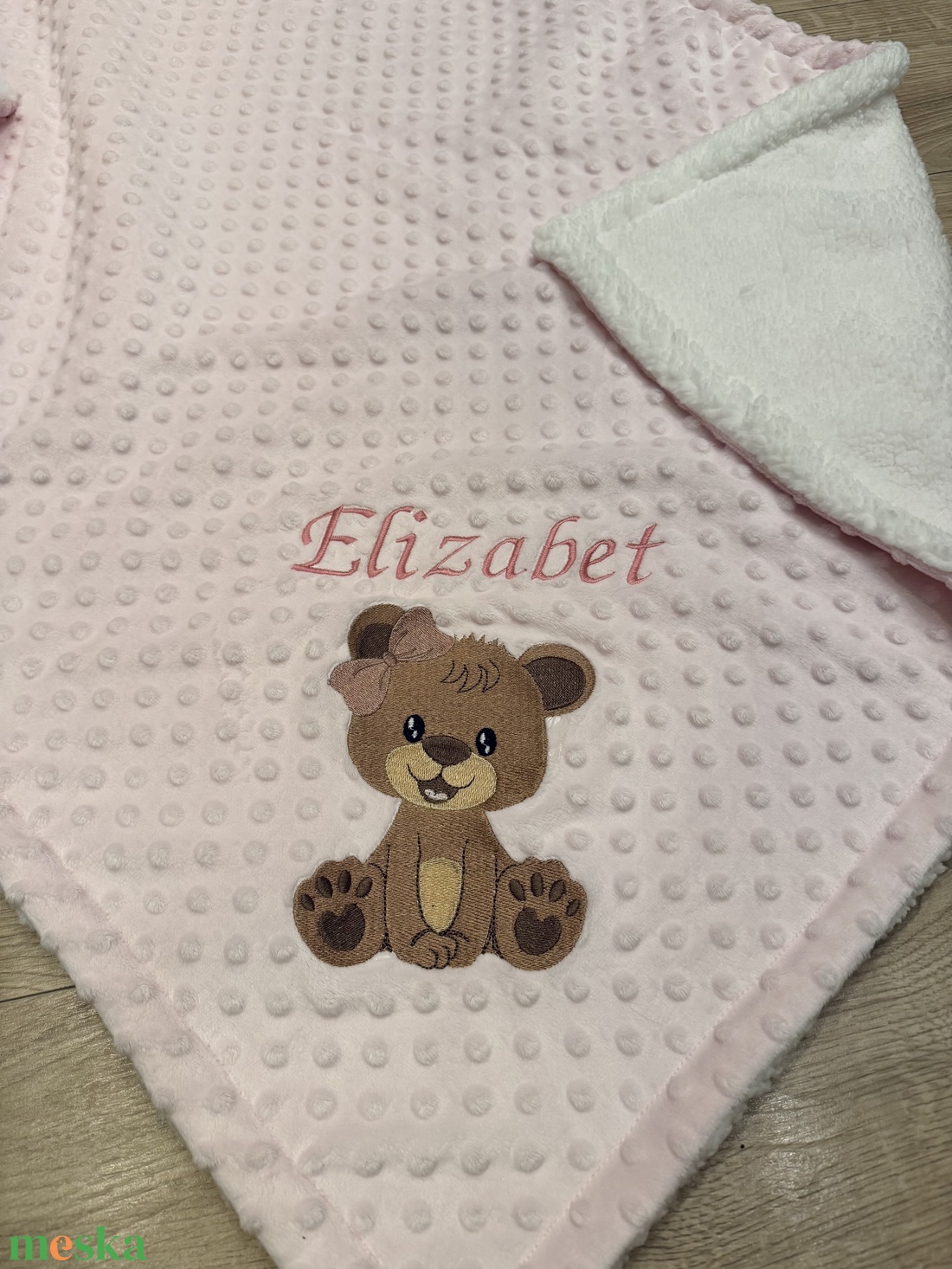 Hímzett babatakaró - névre szóló ,maci lány  - baba - mama - baba ágynemű - babatakaró, gyerek pléd - Meska.hu