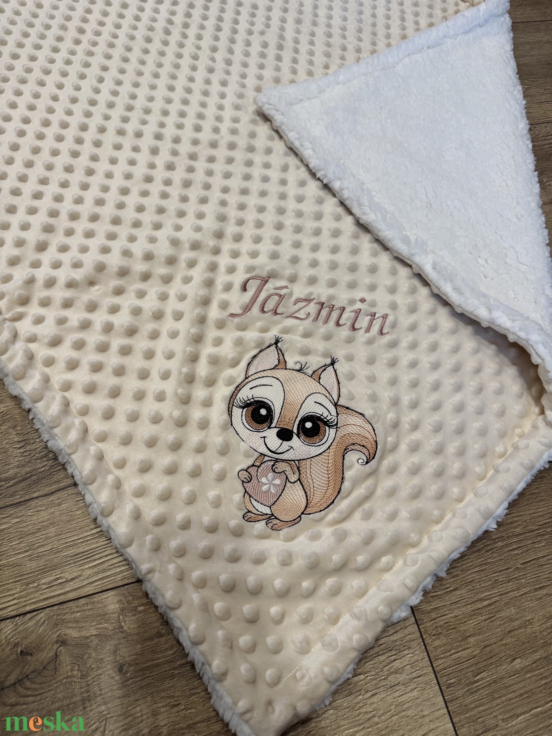 Mókus mintájú , névre szóló hímzett babatakaró  - baba - mama - baba ágynemű - babatakaró, gyerek pléd - Meska.hu