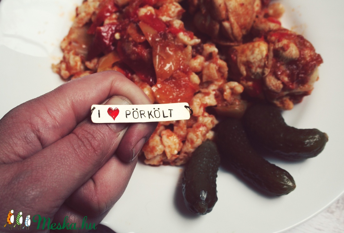 I <3 PÖRKÖLT - táblácskás nyaklánc, vicces ajándék -  - Meska.hu