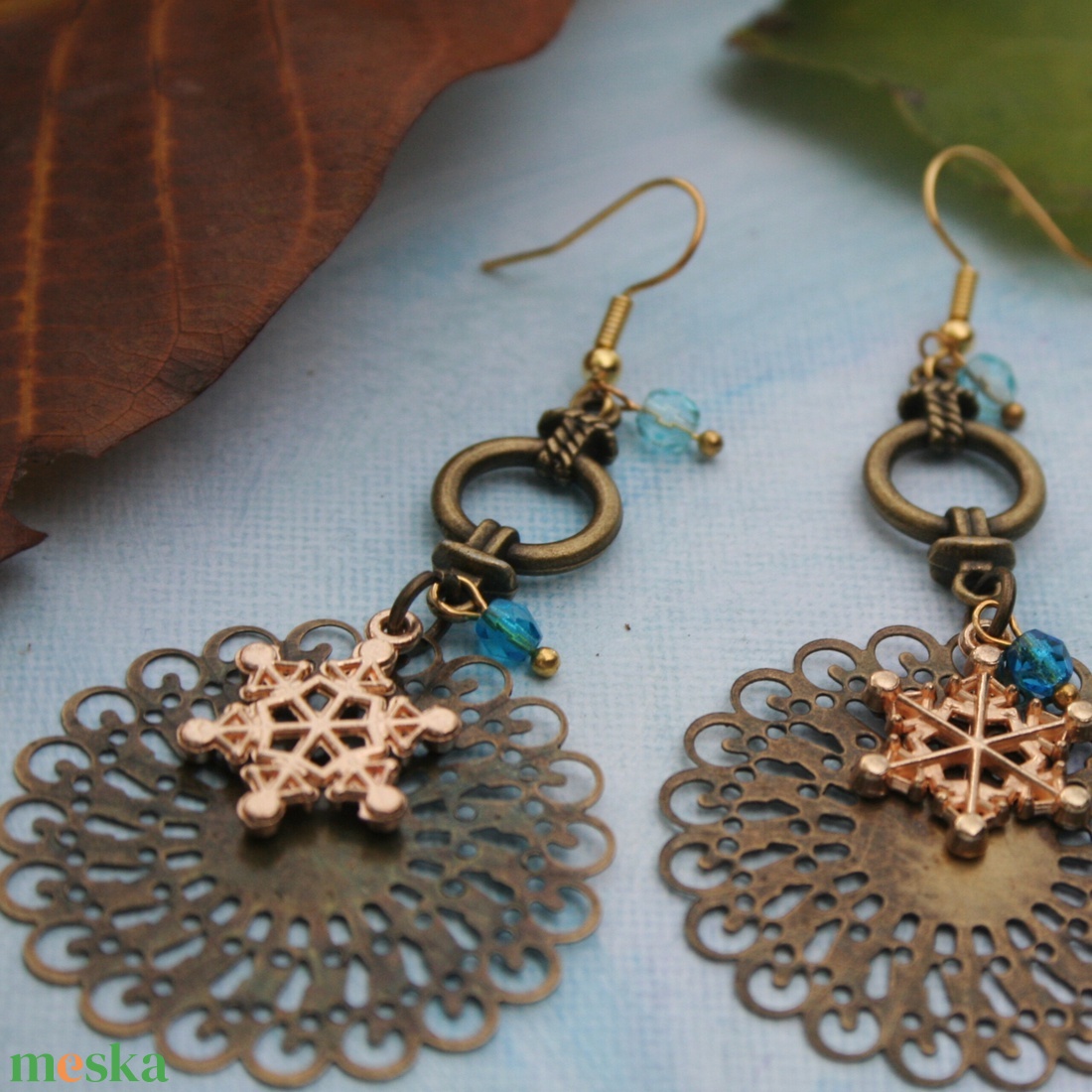 Hópelyhes lógós fülbevaló - ékszer - fülbevaló - lógó fülbevaló - Meska.hu