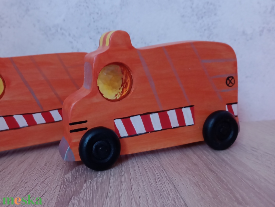 Fából készült kukásautó kristállyal - játék & sport - készségfejlesztő és logikai játék - montessori szivárvány, waldorf játékok - Meska.hu Fából készült kukásautó kristállyal - játék & sport - készségfejlesztő és logikai játék - montessori szivárvány, waldorf játékok - Meska.hu