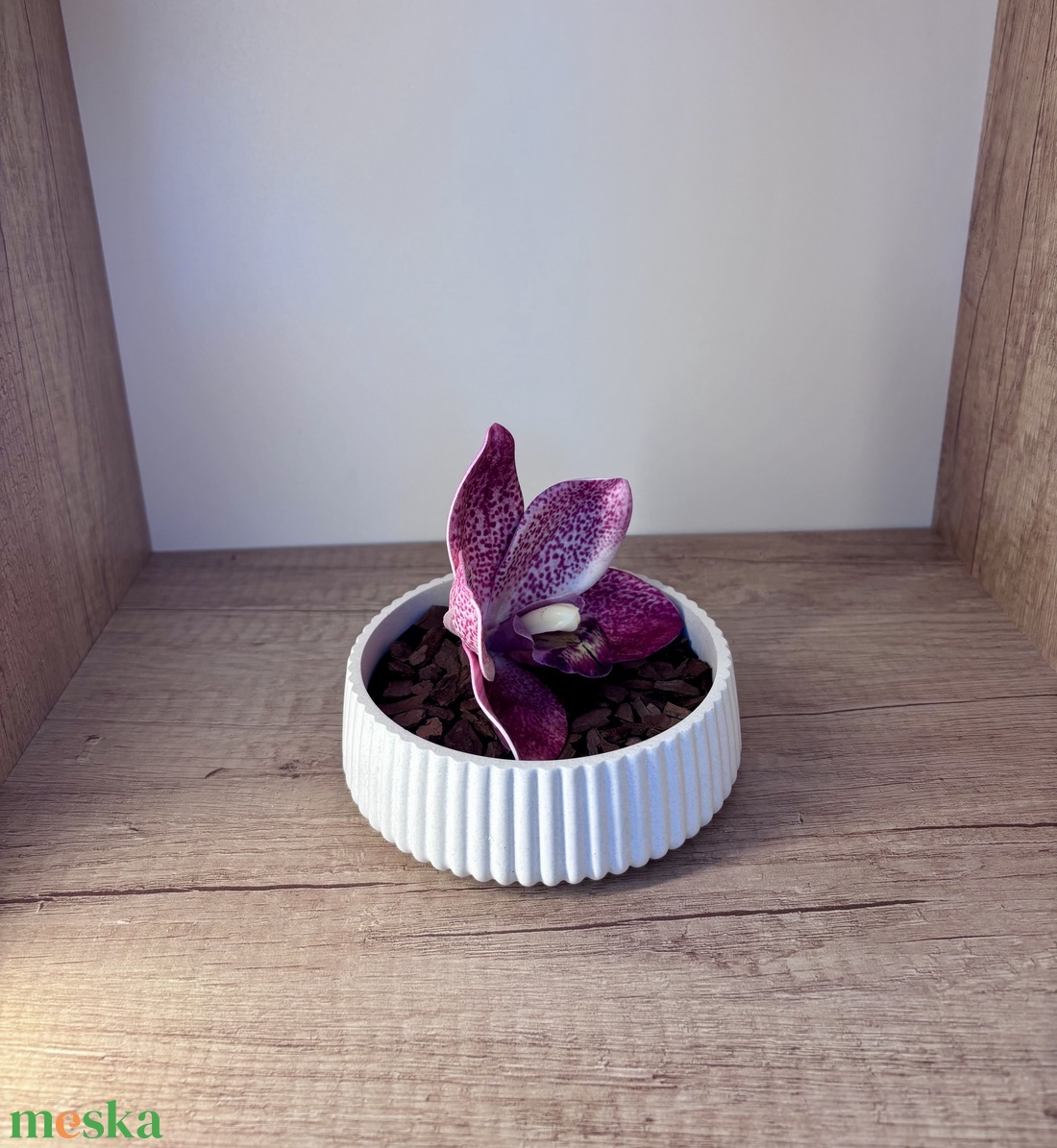 Elegáns orchidea ajándékdekor - otthon & életmód - virágdekoráció - virágdíszek - asztali virágdísz - Meska.hu