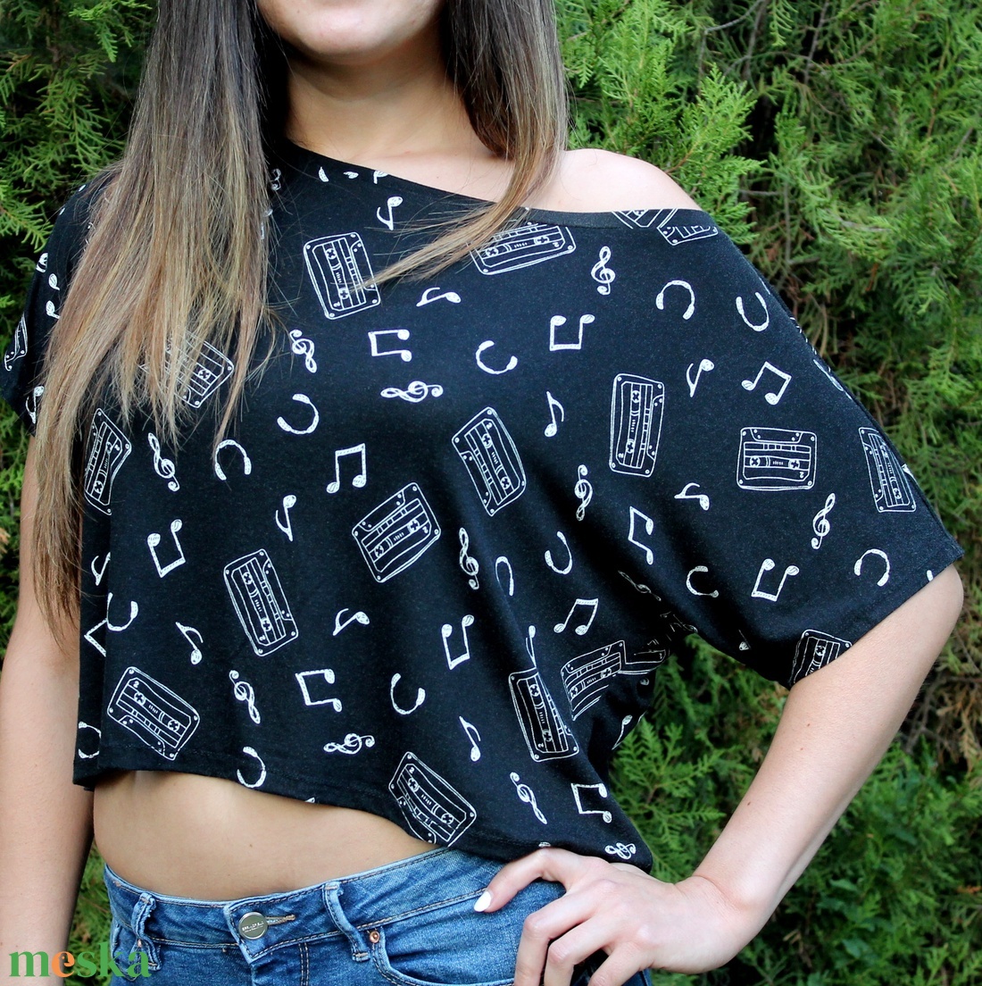 Kazetta - hangjegy mintás haspóló - ruha & divat - női ruha - póló, felső - Meska.hu