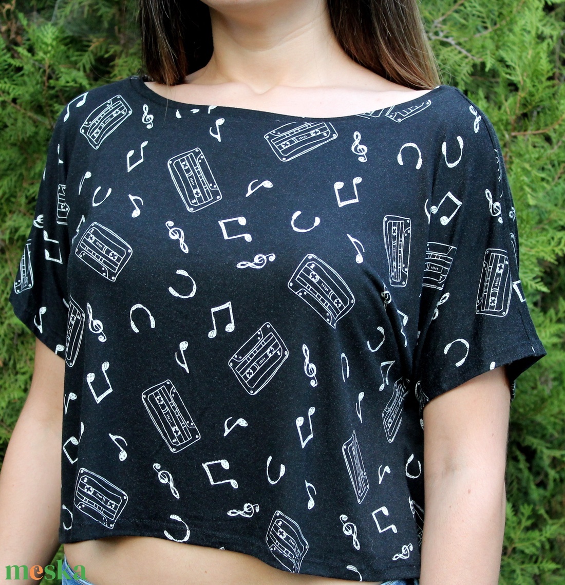 Kazetta - hangjegy mintás haspóló - ruha & divat - női ruha - póló, felső - Meska.hu