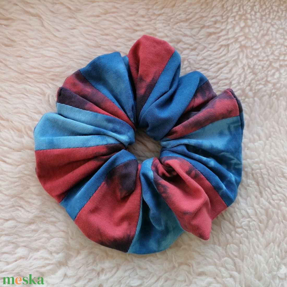 Batikolt patchwork scrunchie - textil hajgumi - ruha & divat - hajdísz & hajcsat - hajgumi - Meska.hu Batikolt patchwork scrunchie - textil hajgumi - ruha & divat - hajdísz & hajcsat - hajgumi - Meska.hu
