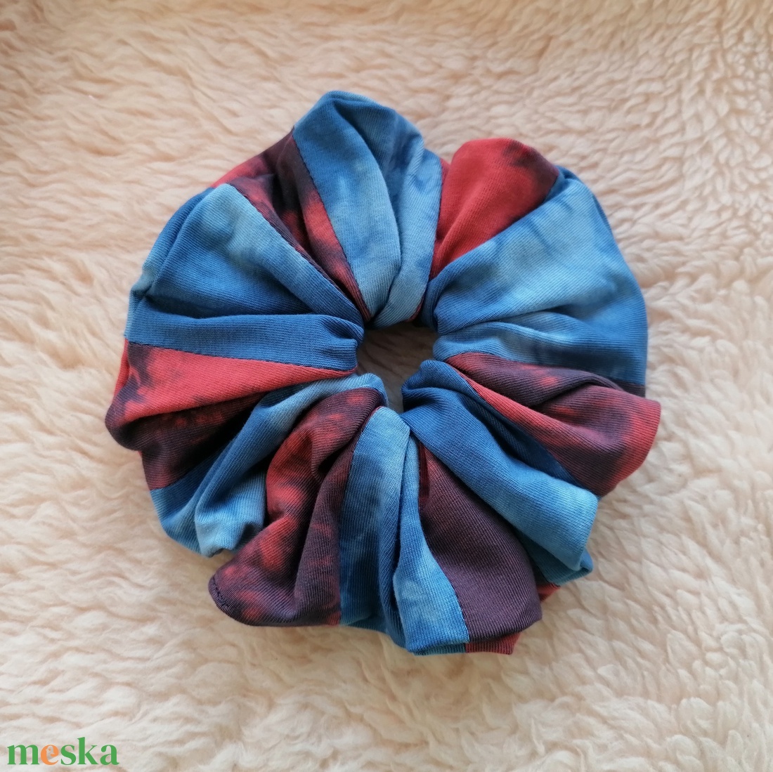 Batikolt patchwork scrunchie - textil hajgumi - ruha & divat - hajdísz & hajcsat - hajgumi - Meska.hu Batikolt patchwork scrunchie - textil hajgumi - ruha & divat - hajdísz & hajcsat - hajgumi - Meska.hu