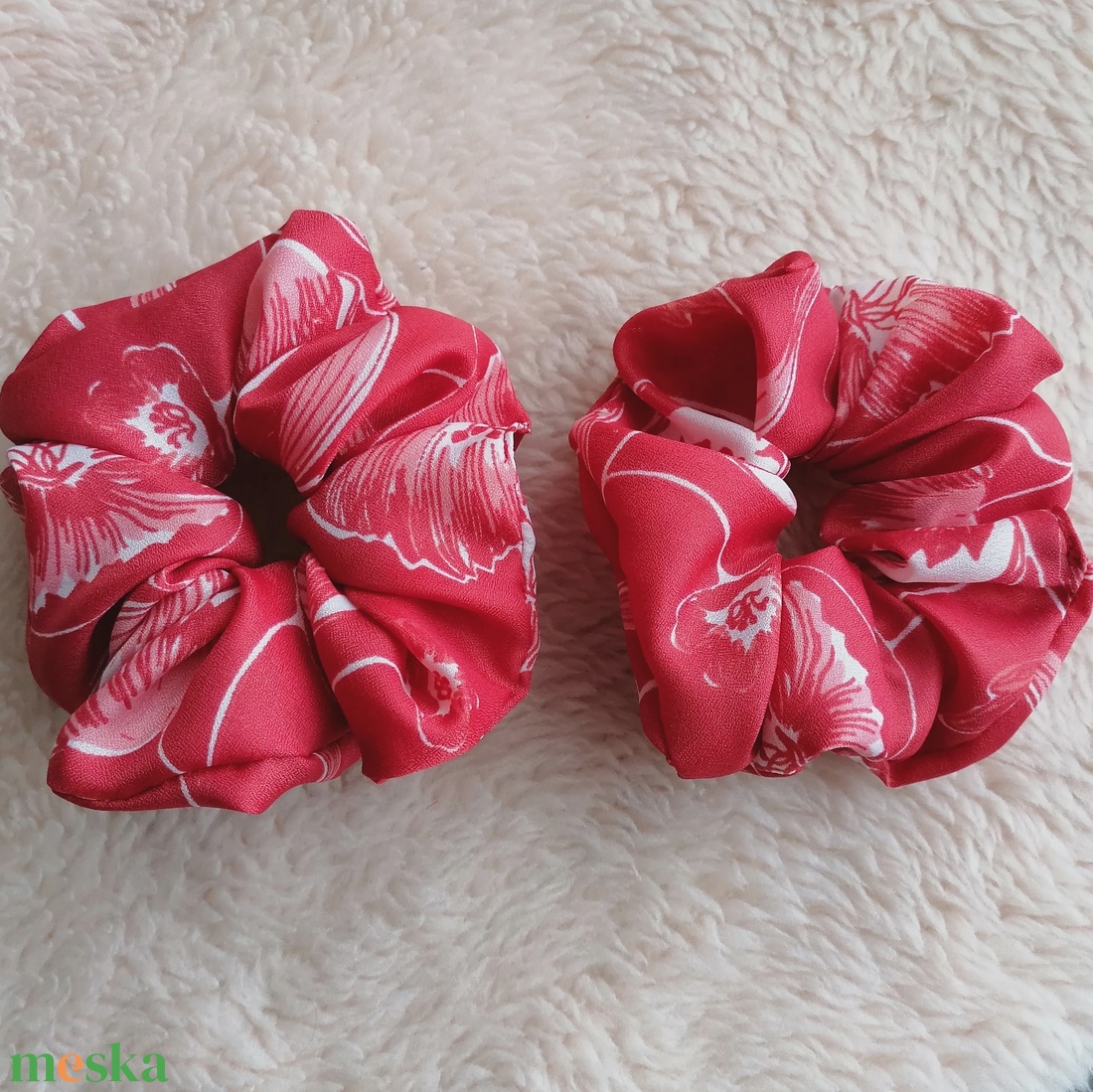 Virágmintás scrunchie - textil hajgumi - ruha & divat - hajdísz & hajcsat - hajgumi - Meska.hu Virágmintás scrunchie - textil hajgumi - ruha & divat - hajdísz & hajcsat - hajgumi - Meska.hu