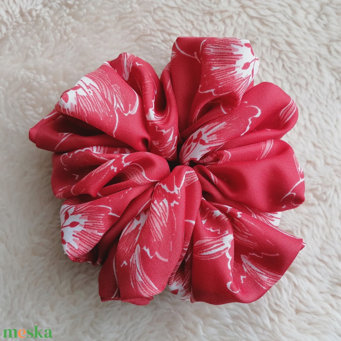 Virágmintás XL scrunchie - textil hajgumi - ruha & divat - hajdísz & hajcsat - hajgumi - Meska.hu Virágmintás XL scrunchie - textil hajgumi - ruha & divat - hajdísz & hajcsat - hajgumi - Meska.hu