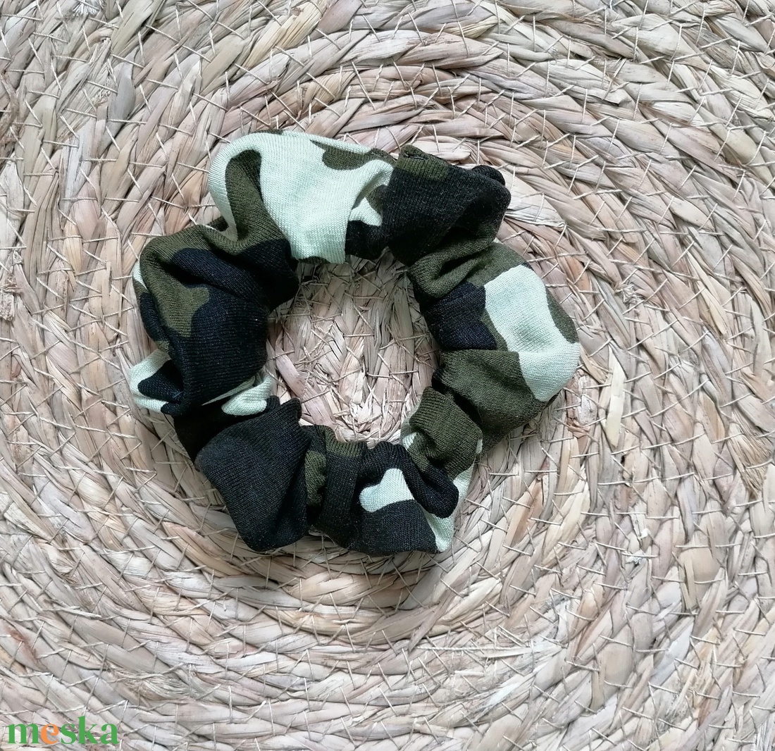 Terepmintás scrunchie - textil hajgumi - ruha & divat - hajdísz & hajcsat - hajgumi - Meska.hu Terepmintás scrunchie - textil hajgumi - ruha & divat - hajdísz & hajcsat - hajgumi - Meska.hu