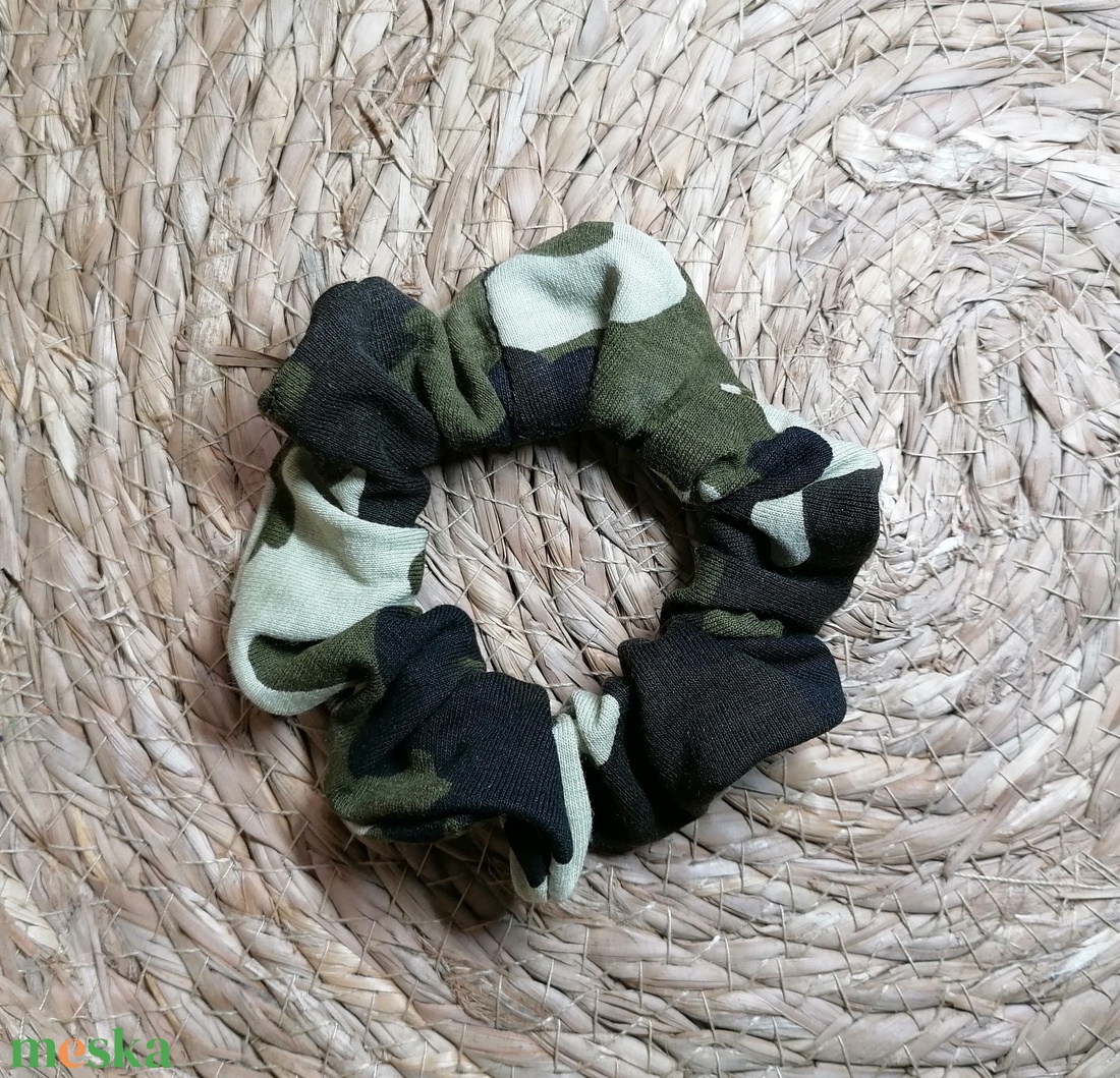 Terepmintás scrunchie - textil hajgumi - ruha & divat - hajdísz & hajcsat - hajgumi - Meska.hu Terepmintás scrunchie - textil hajgumi - ruha & divat - hajdísz & hajcsat - hajgumi - Meska.hu