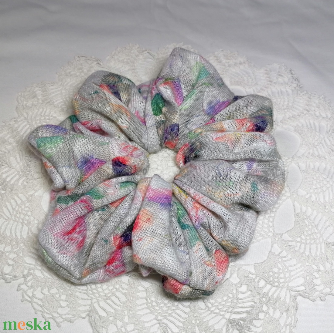 Virágmintás scrunchie - textil hajgumi - ruha & divat - hajdísz & hajcsat - hajgumi - Meska.hu Virágmintás scrunchie - textil hajgumi - ruha & divat - hajdísz & hajcsat - hajgumi - Meska.hu
