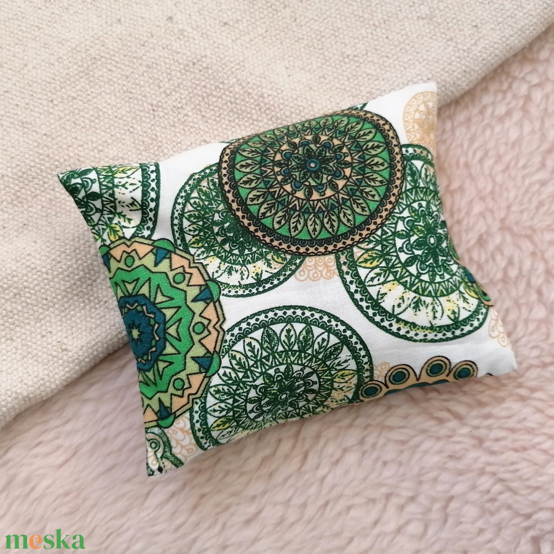 Mandala mintás meggymag párna - szépségápolás - egészségmegőrzési kellékek - meggymagpárna - Meska.hu
