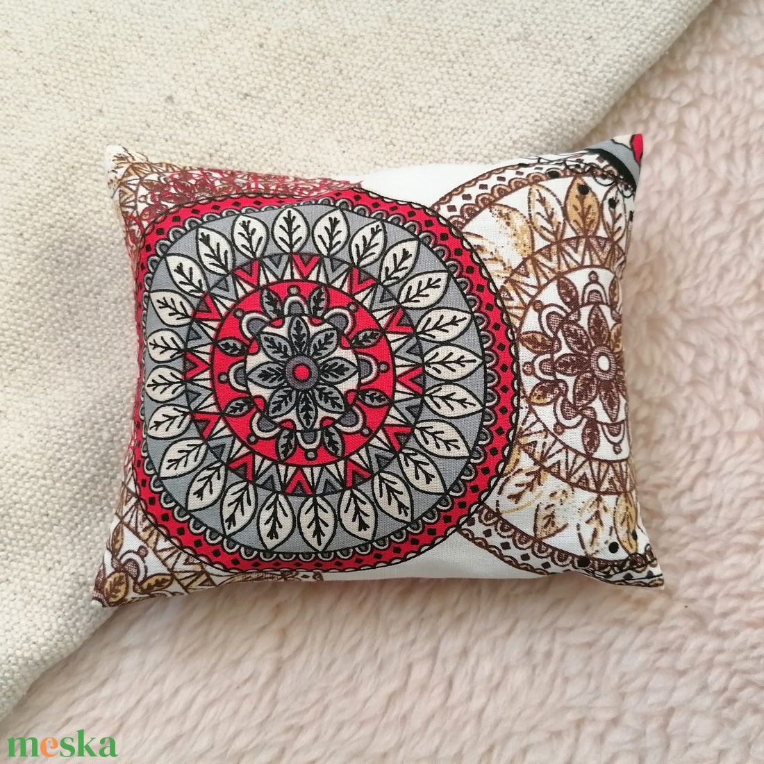Mandala mintás meggymag párna - szépségápolás - egészségmegőrzési kellékek - meggymagpárna - Meska.hu Mandala mintás meggymag párna - szépségápolás - egészségmegőrzési kellékek - meggymagpárna - Meska.hu