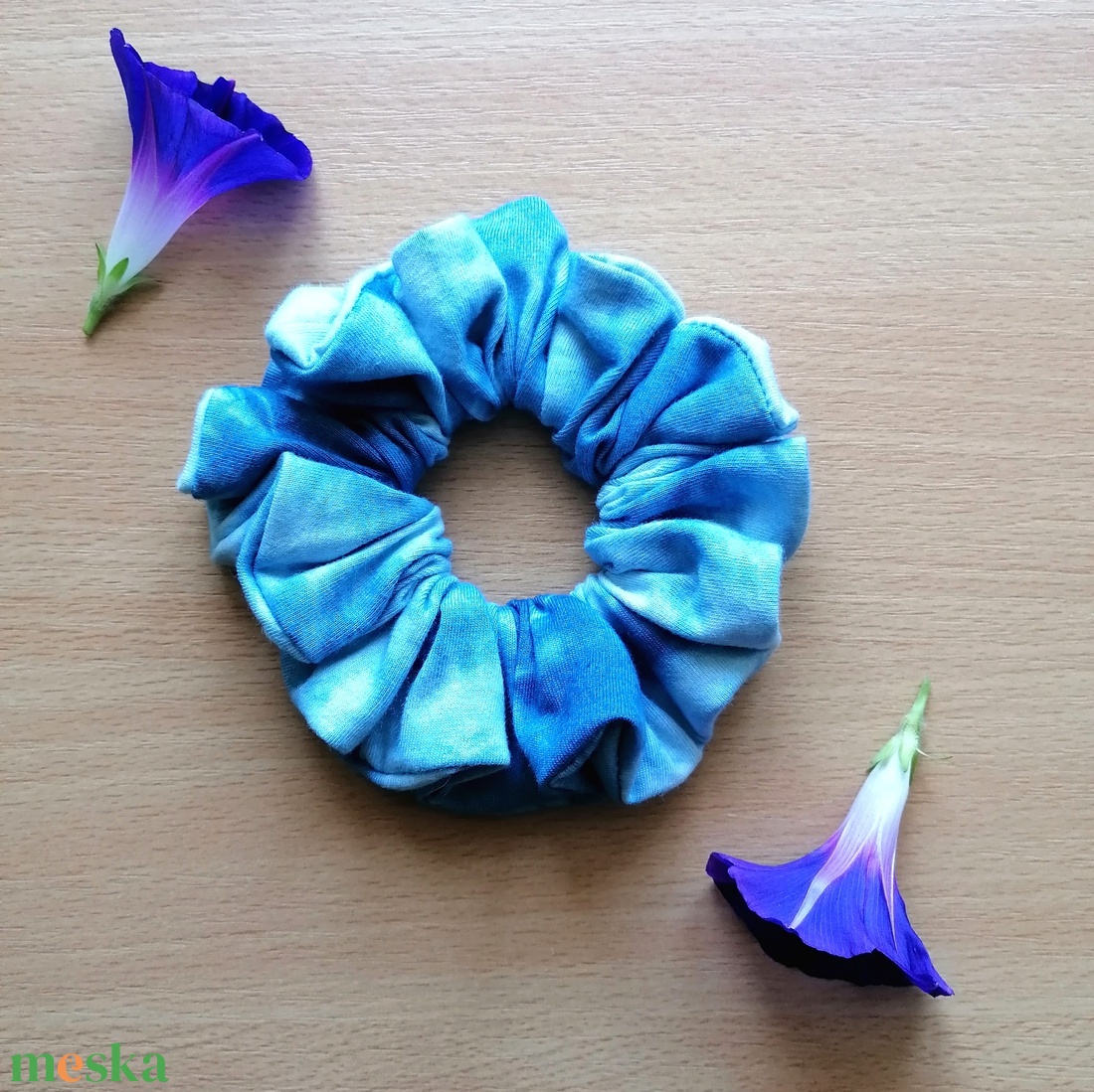 Batikolt scrunchie - textil hajgumi - ruha & divat - hajdísz & hajcsat - hajgumi - Meska.hu Batikolt scrunchie - textil hajgumi - ruha & divat - hajdísz & hajcsat - hajgumi - Meska.hu