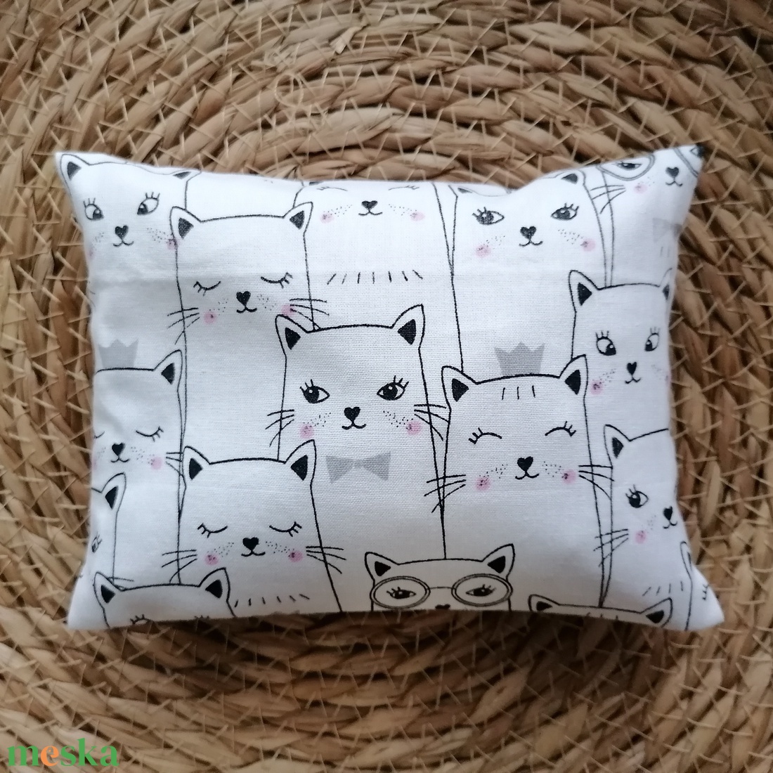 Cica mintás meggymag párna - szépségápolás - egészségmegőrzési kellékek - meggymagpárna - Meska.hu